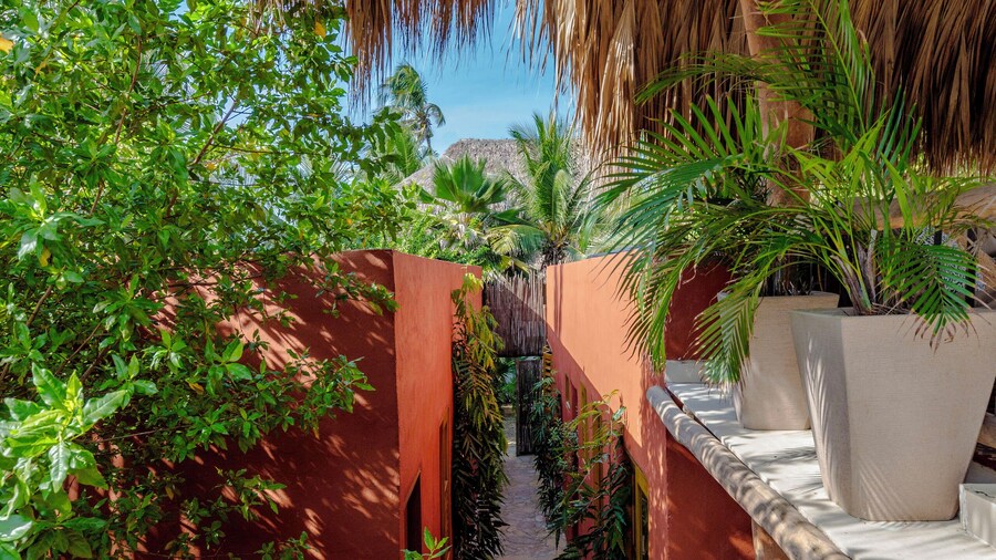 LAS DUNAS BEACH HOUSE