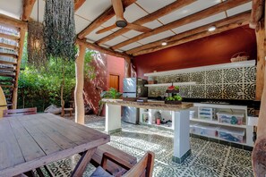 Fridge, cookware/dishes/utensils - LAS DUNAS BEACH HOUSE (Juan de Acosta)
