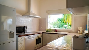 ميكروويف، فرن، موقد طهي مسطح، غسالة أطباق