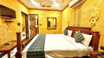 Luxury Double Room, Balcony, City View