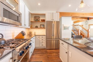 Fridge, microwave, oven, stovetop - Elk Haven/New Dog Friendly Home W/Hot Tub and Big Views! Garage and Fireplace! (Crested Butte)