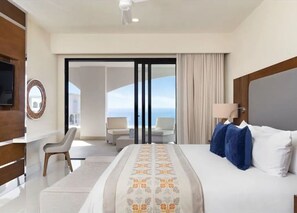 2 bedrooms, desk, WiFi, bed sheets