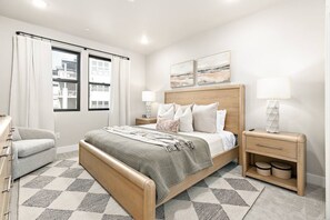 3 makuuhuonetta, työpöytä, silitysrauta/-lauta, Wi-Fi