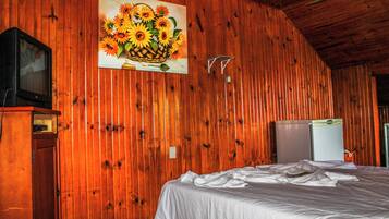 Quarto triplo superior | Wi-Fi de cortesia, roupa de cama