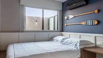 1 多间卧室、办公桌、熨斗/熨衣板、旅行婴儿床