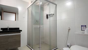 Comfort Apartment | Bathroom | Shower, towels, toilet paper