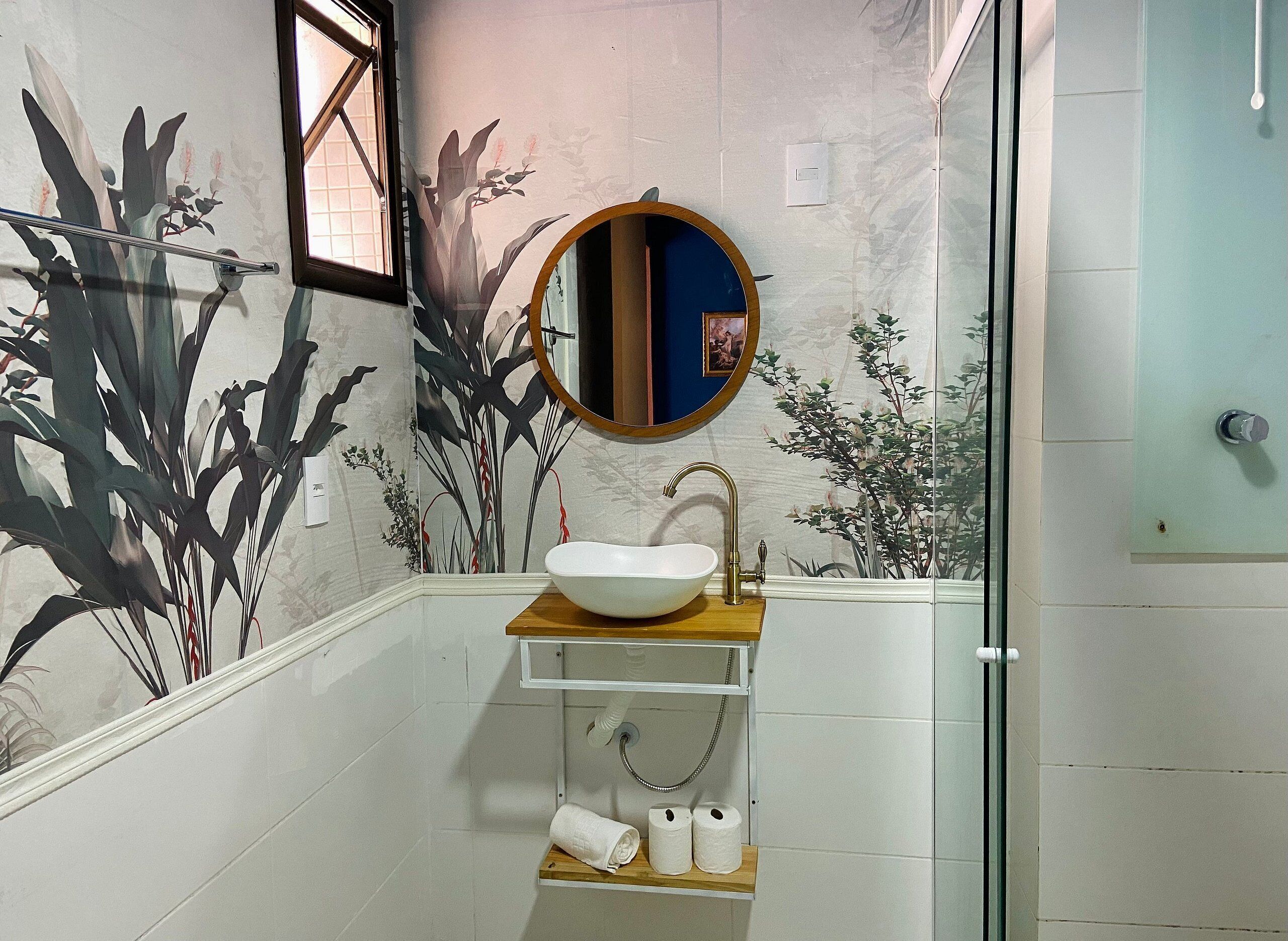 Apartment | Bathroom | Shower, towels, toilet paper