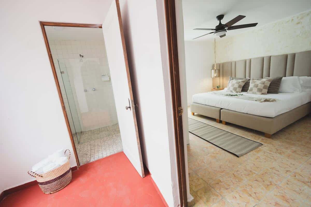 8 chambres, Wi-Fi, draps fournis