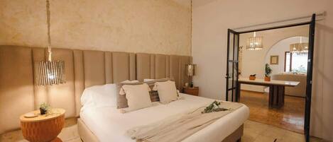 8 bedrooms, WiFi, bed sheets