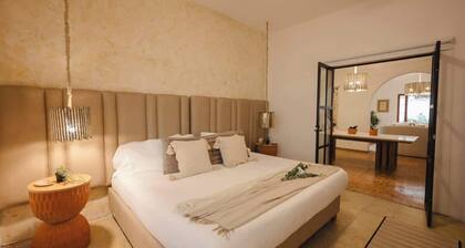 Designer House: Luxury & Style