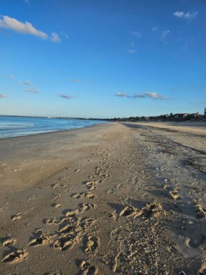 Una playa cerca