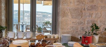 King Suite with Panoramic Sea View | Akrolithi Guesthouse