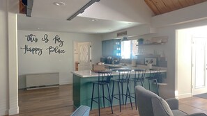 Interior - Camp Bear Hug Spacious 5-bedroom house in charming Pinetop with AC - Pool Table (Pinetop)