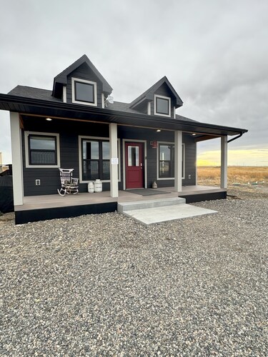 Charming cottage in lovely Billings with AC, WiFi