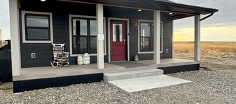 Charming cottage in lovely Billings with AC, WiFi