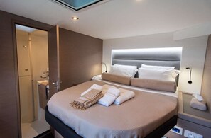 3 bedrooms, WiFi, bed sheets - Brand new VRBO exclusive offer! 50 foot motor yacht in Key West! (Stock Island)