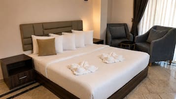 Luxury Room | Egyptian cotton sheets, premium bedding, Select Comfort beds, minibar