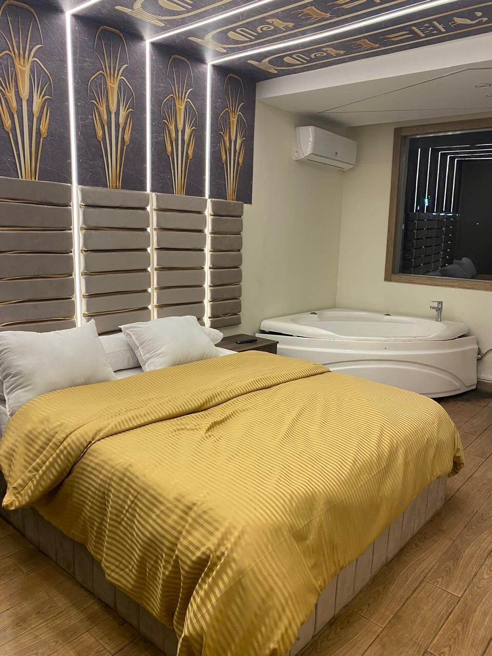 Deluxe-huone | Pimennysverhot, äänieristys, silitysrauta/-lauta, ilmainen Wi-Fi