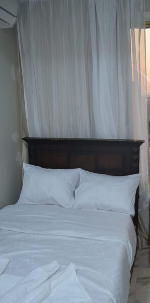 Luxury Double Room, Private Bathroom, Mountain View | Blackout drapes, soundproofing, iron/ironing board, free WiFi - Sky Hotel Pyramids View INN (Giza)
