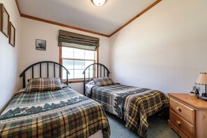 3 bedrooms, free WiFi, bed sheets