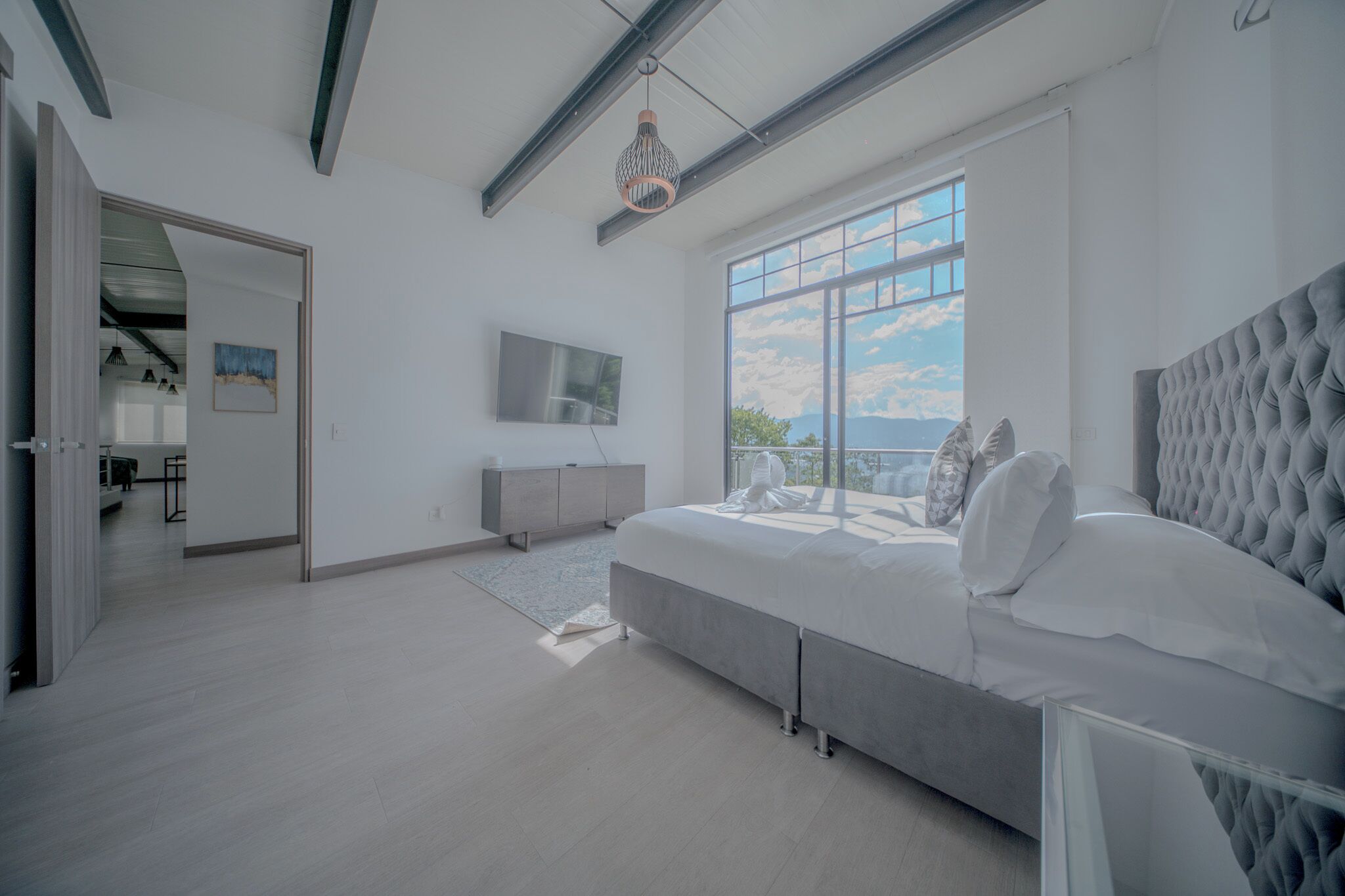 5 Schlafzimmer, Schreibtisch, Bügeleisen/Bügelbrett, Reisekinderbett