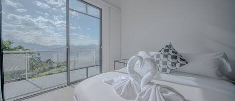 5 bedrooms, desk, iron/ironing board, travel cot