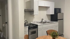 Private kitchen - Skylight View Apartment Downtown (Wausau)
