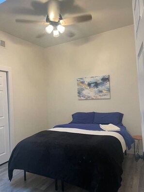 1 bedroom, desk, iron/ironing board, WiFi