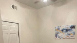 Room - Skylight View Apartment Downtown (Wausau)