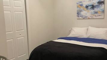 1 bedroom, desk, iron/ironing board, WiFi