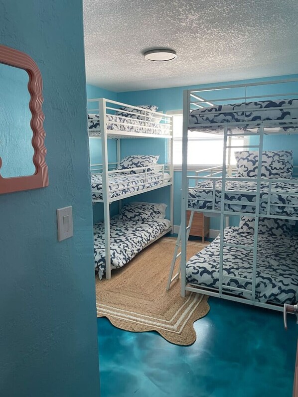 4 bedrooms, desk, iron/ironing board, WiFi (free)