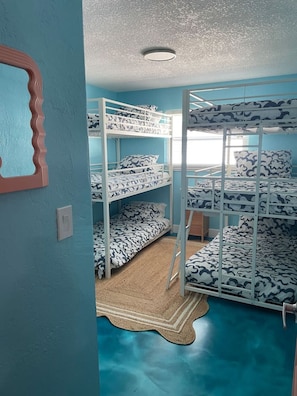 4 Schlafzimmer, Schreibtisch, Bügeleisen/Bügelbrett, kostenloses WLAN