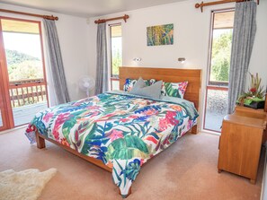 3 bedrooms, WiFi, bed sheets - Serenity Hills - Mangonui Holiday Home (Mangonui)