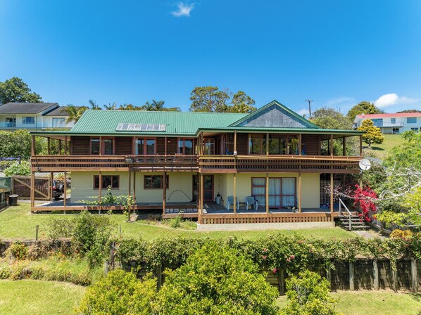 Exterior - Serenity Hills - Mangonui Holiday Home (Mangonui)