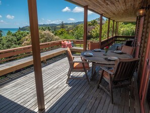 Outdoor dining - Serenity Hills - Mangonui Holiday Home (Mangonui)