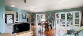 Coastal Family Escape - Waitarere Beach Retreat