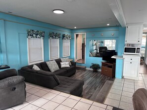 Televisión y reproductor de DVD 