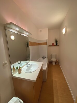 Hair dryer, towels, toilet paper - Beautiful and cosy apartment "Le Garbet", Résidence Grand Hôtel (Aulus-les-Bains)