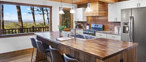 Microondas, horno, parrilla de estufa y lavavajillas