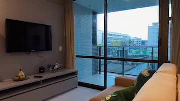 Departamento superior | Área de sala de estar | Smart TV de 43 pulgadas con canales vía satélite y Netflix