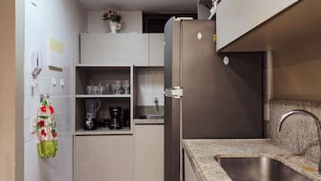 Appartement Supérieur | Cuisine privée | Réfrigérateur, micro-ondes, four