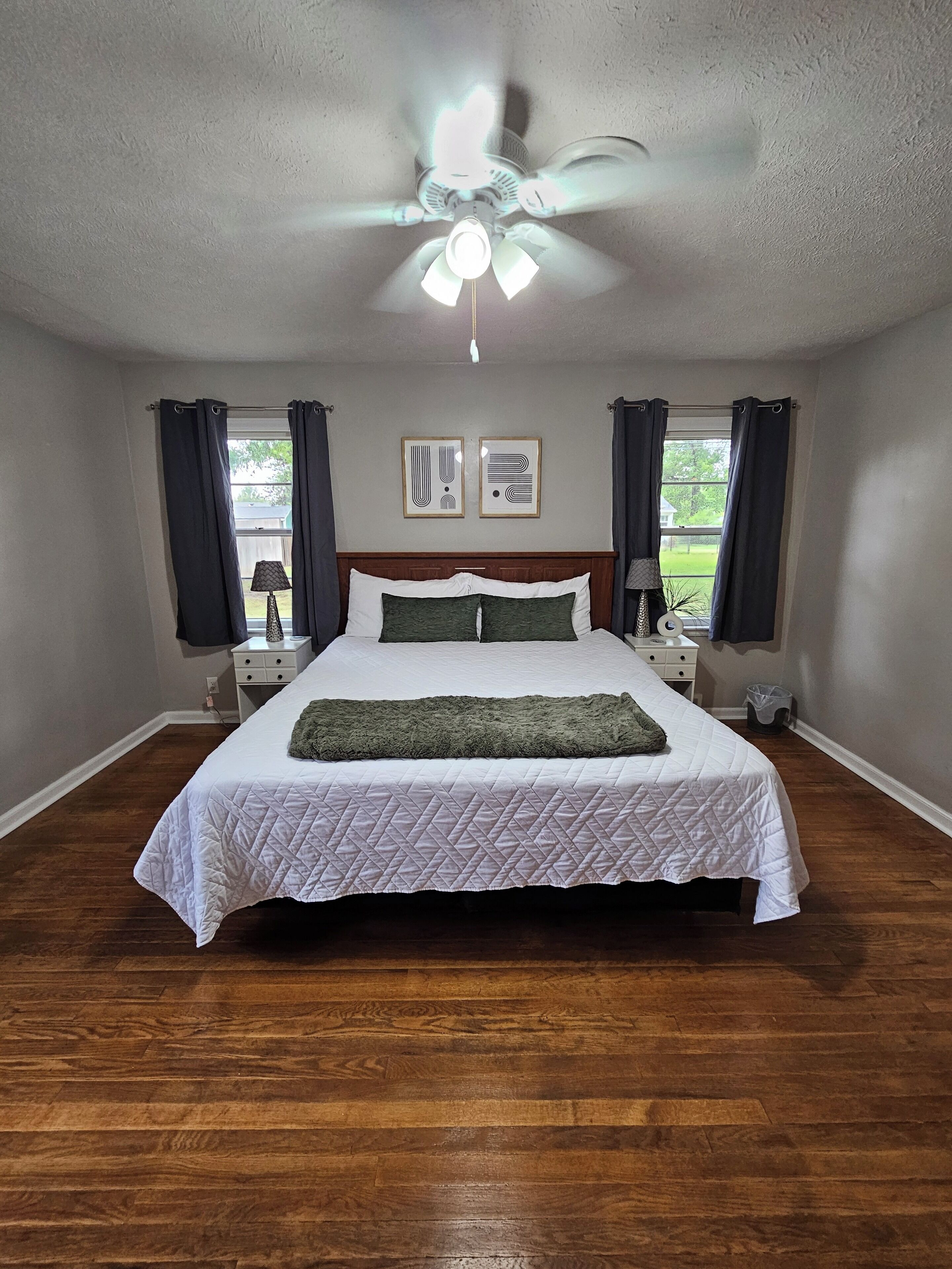 3 bedrooms, travel crib, free WiFi, bed sheets