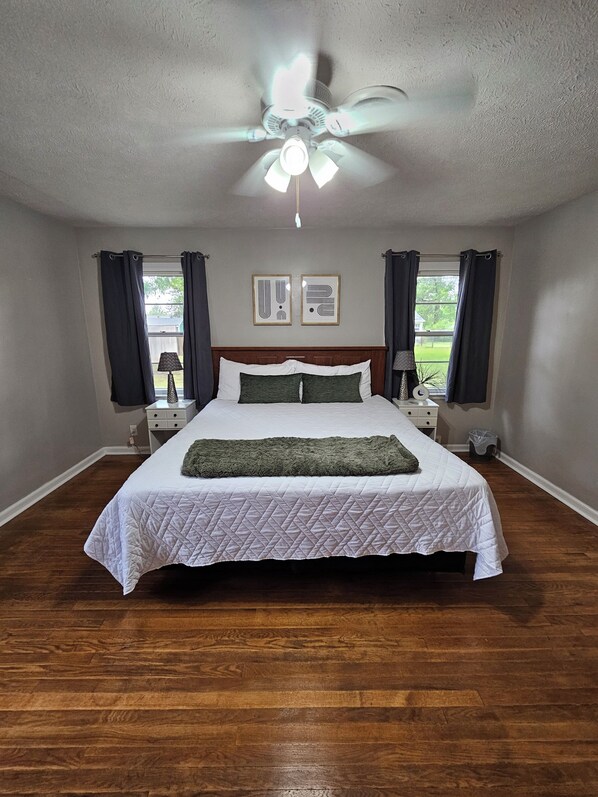 3 bedrooms, travel cot, free WiFi, bed sheets