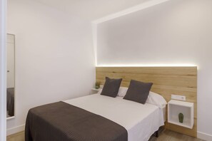 1 室のベッドルーム、アイロン / アイロン台、WiFi (無料)、ベッドシーツ