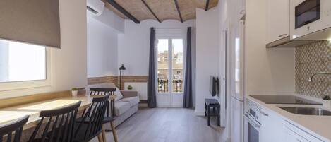 Fridge, microwave, oven, dishwasher