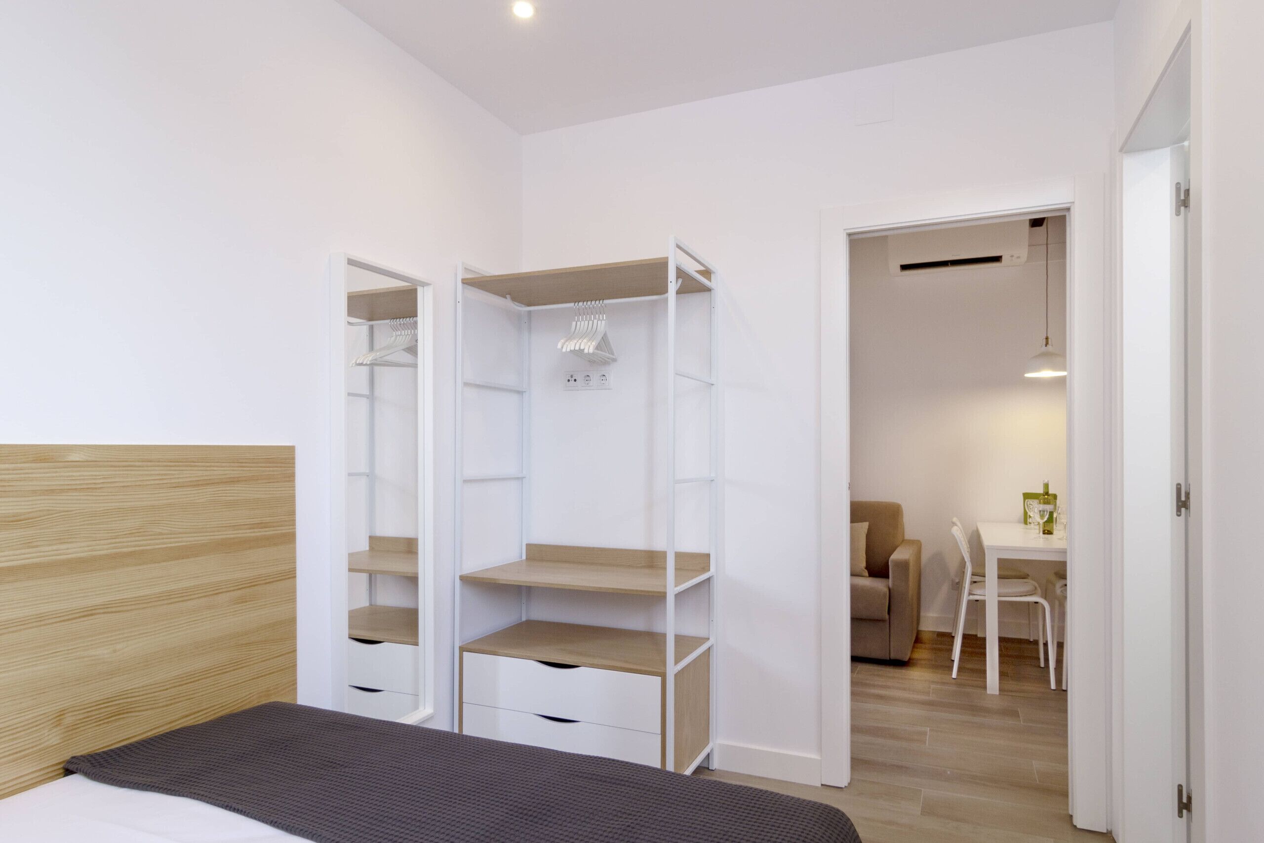 1 dormitorio, tabla de planchar con plancha, wifi gratis y ropa de cama
