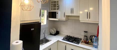 Micro-ondes, four, plaque de cuisson