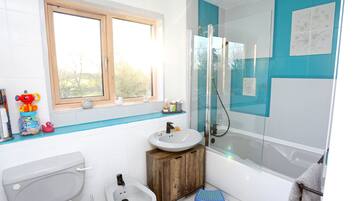 Classic House | Bathroom