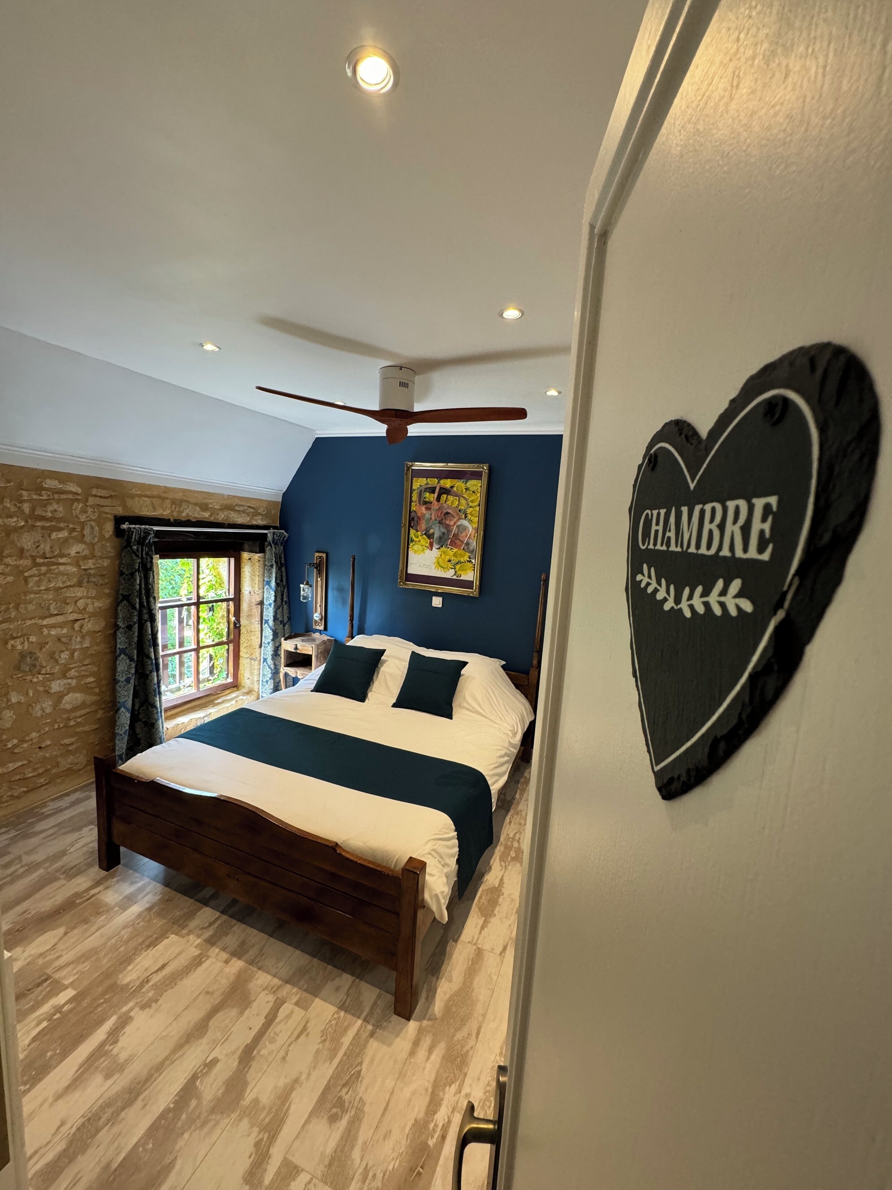 3 soverom, strykejern/-brett, wi-fi (inkludert) og sengetøy