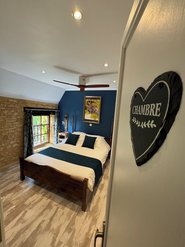 3 bedrooms, iron/ironing board, free WiFi, bed sheets